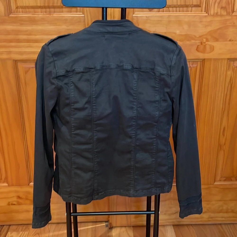 Lightweight jacket - Picture 4 of 7